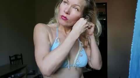 julia_giulia online show from 10.06.25