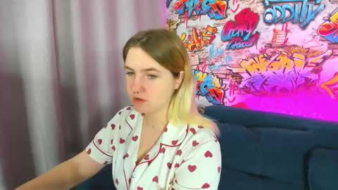 Snapshot of julia_jips chatting on 09.13.25 Julia Jips online show from 09.13.25