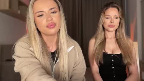 Julia R Le online show from 11.03.25