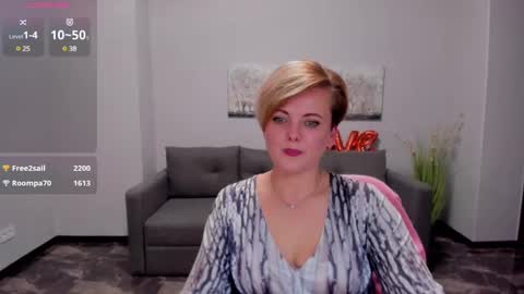 Snapshot of julia_wilsons chatting on 02.17.25 Julia online show from 02.17.25