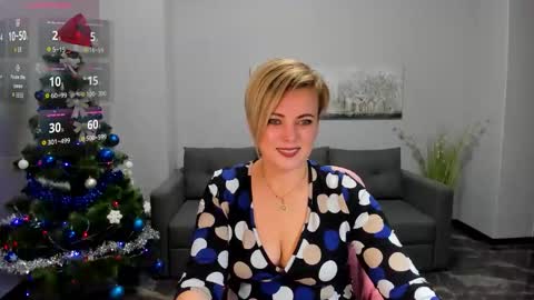 Snapshot of julia_wilsons chatting on 12.17.25 Julia online show from 12.17.25