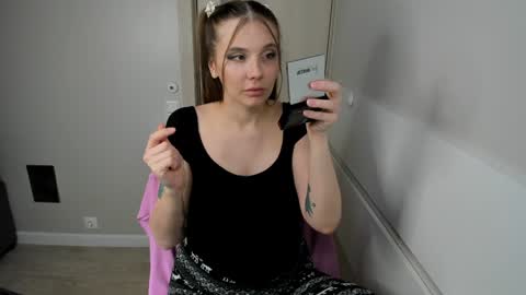 Snapshot of juliabeautiful chatting on 12.28.24 ContentMaker 1 - check my video gallery online show from 12.28.24