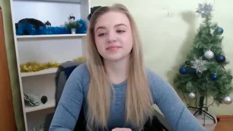 Snapshot of juliacrazy_ chatting on 01.19.25 juliacrazy_ online show from 01.19.25