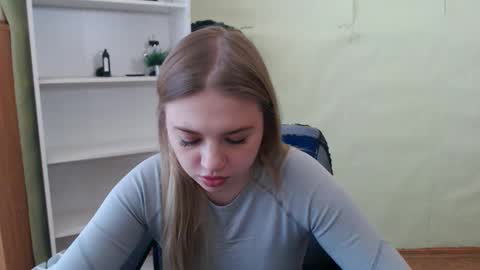 Snapshot of juliacrazy_ chatting on 02.18.25 juliacrazy_ online show from 02.18.25