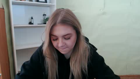 Snapshot of juliacrazy_ chatting on 02.24.25 juliacrazy_ online show from 02.24.25