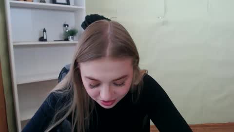 Snapshot of juliacrazy_ chatting on 02.24.25 juliacrazy_ online show from 02.24.25