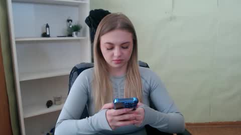 Snapshot of juliacrazy_ chatting on 03.05.25 juliacrazy_ online show from 03.05.25