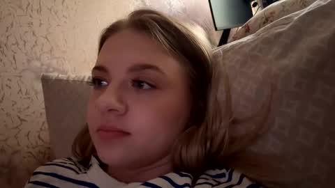 Snapshot of juliacrazy_ chatting on 03.05.25 juliacrazy_ online show from 03.05.25