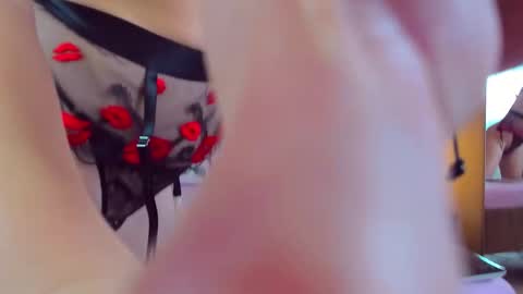 juliahaiee online show from 11.09.25