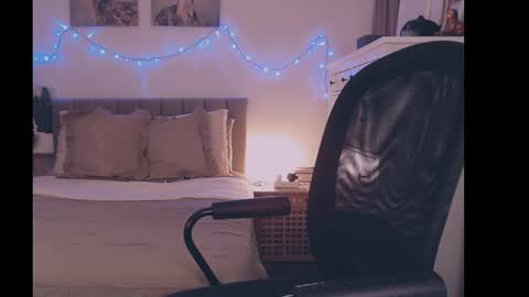 julialiones online show from 02.03.25