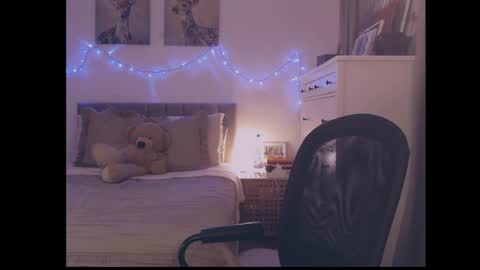 julialiones online show from 03.12.26