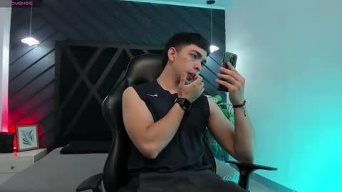 JULIAN  online show from 01.12.26