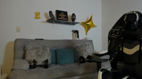 julian_wallace online show from 10.11.25