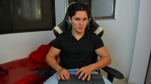 julian_wallace online show from 02.09.26