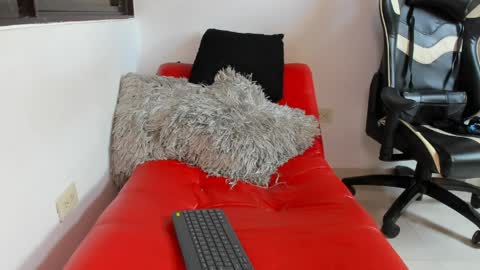 julian_wallace online show from 04.09.26