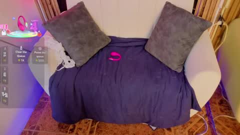 JULIANA AND CHRIS online show from 04.05.26