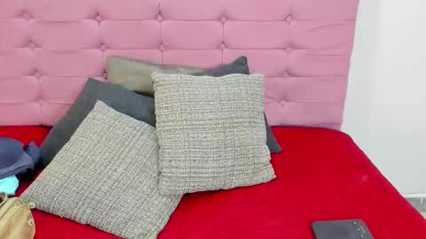 Snapshot of juliana_ls chatting on 11.04.25 Juliana online show from 11.04.25