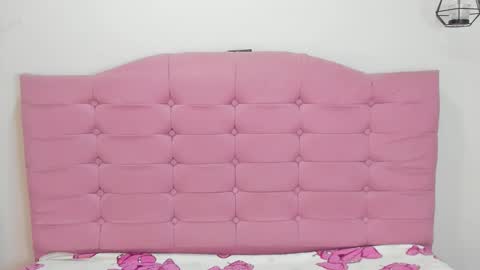 Snapshot of juliana_ls chatting on 11.19.25 Juliana online show from 11.19.25