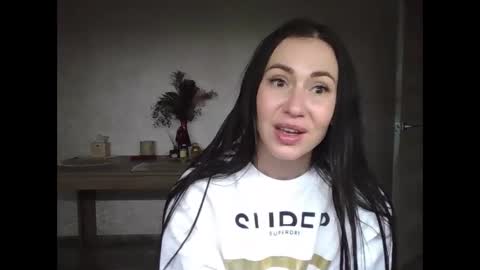 Snapshot of julianagold1 chatting on 12.15.24 julianagold1 online show from 12.15.24