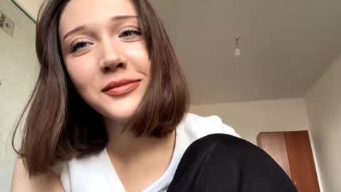 Snapshot of julianbatman chatting on 03.16.26 Kira online show from 03.16.26