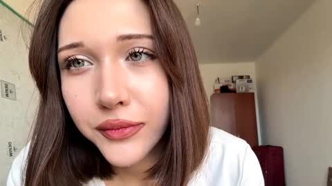 Snapshot of julianbatman chatting on 03.27.26 Kira online show from 03.27.26