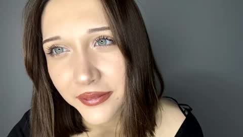 Snapshot of julianbatman chatting on 04.14.26 Kira online show from 04.14.26