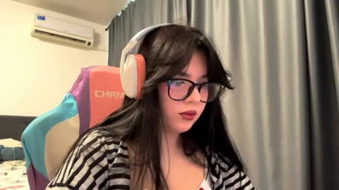MIa online show from 05.25.26
