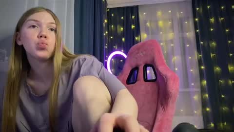 juliatnink online show from 03.06.25