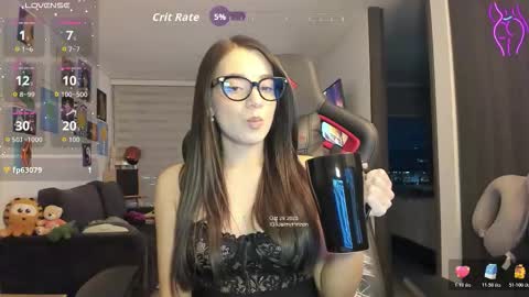 Snapshot of julidavila chatting on 10.29.25 Jeimy Help me to reach 100 thumbs up online show from 10.29.25