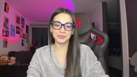 Jeimy Help me to reach 100 thumbs up online show from 04.08.26