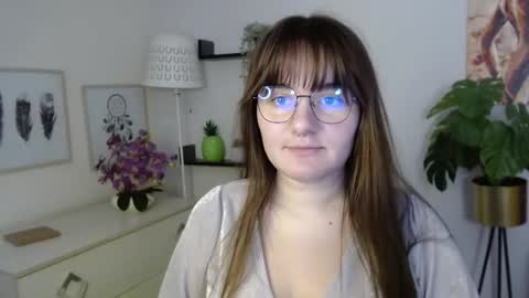 Julie online show from 11.18.25