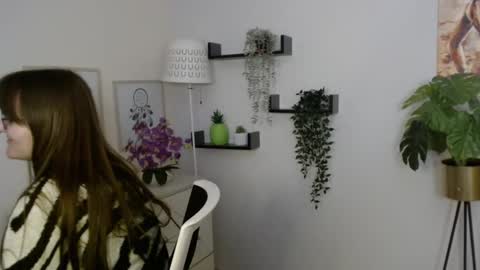 Julie online show from 11.20.25