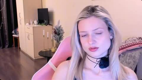 Julie online show from 11.16.25