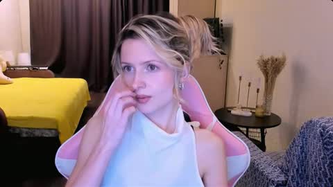 Snapshot of julie_flores chatting on 02.03.26 Julie online show from 02.03.26