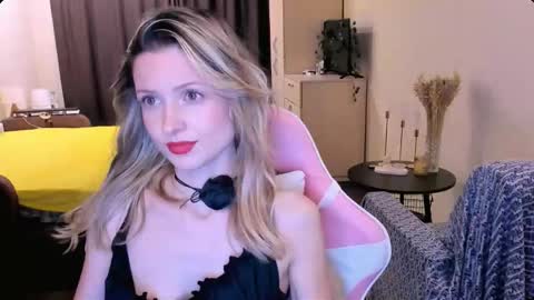 Snapshot of julie_flores chatting on 02.04.26 Julie online show from 02.04.26