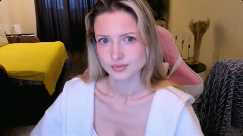 Snapshot of julie_flores chatting on 02.06.26 Julie online show from 02.06.26