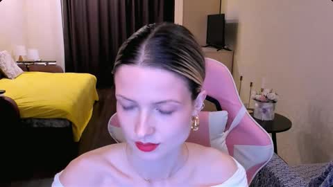 Snapshot of julie_flores chatting on 02.13.26 Julie online show from 02.13.26