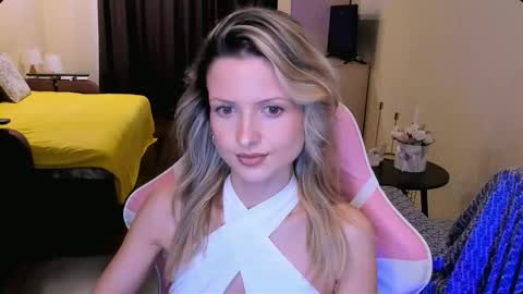 Snapshot of julie_flores chatting on 02.14.26 Julie online show from 02.14.26