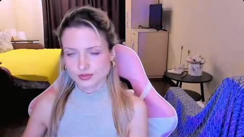 Snapshot of julie_flores chatting on 02.17.26 Julie online show from 02.17.26