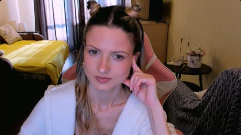 Snapshot of julie_flores chatting on 02.20.26 Julie online show from 02.20.26