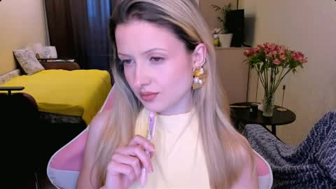 Julie online show from 04.10.26