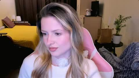 Julie online show from 04.18.26