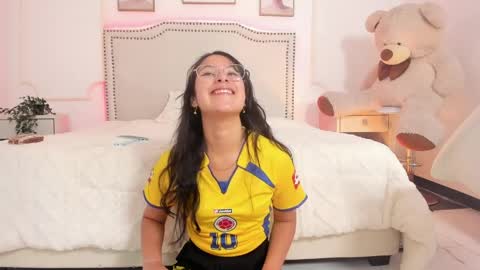 juliee_ross online show from 04.10.26