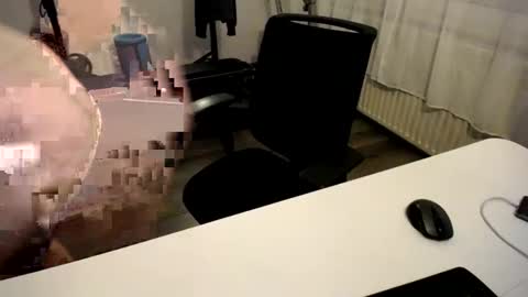 Snapshot of julienneedyou chatting on 12.09.24 julienneedyou online show from 12.09.24