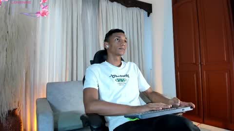 Julien online show from 02.07.26