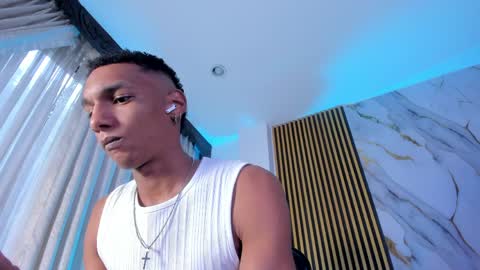 Julien online show from 04.08.26