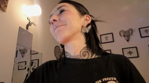 juliet_sourire online show from 01.30.25