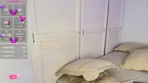 Juli online show from 12.20.24