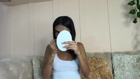 Juli online show from 01.14.25