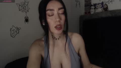 Snapshot of julieta_de_los_angeles chatting on 01.16.26 Julieta online show from 01.16.26